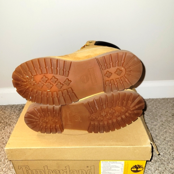 Grade school 6" wheat boots size 6.5 - Picture 4 of 5